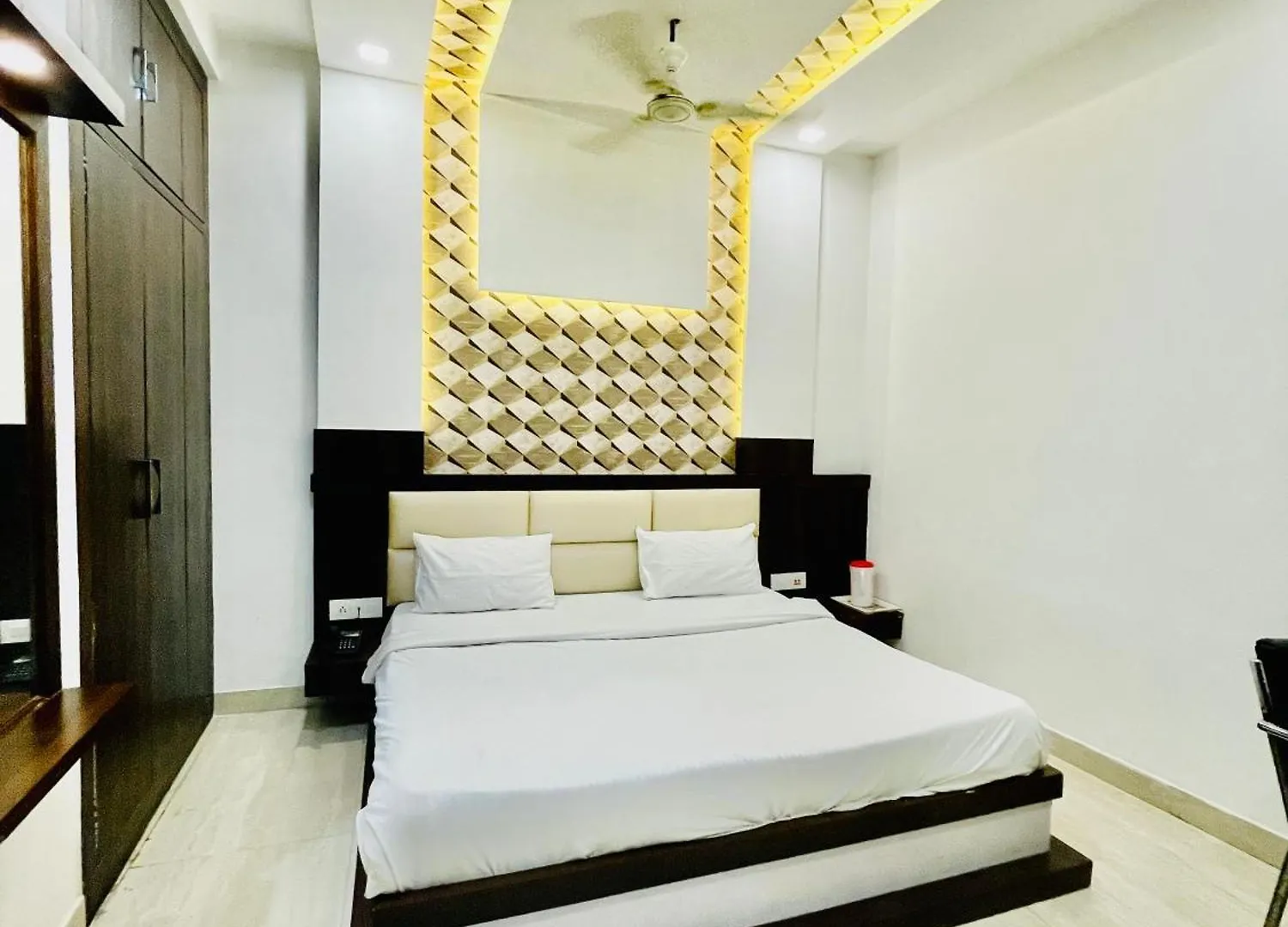 Hotel Urban Home Stay Near Taj Mahal Tajganj